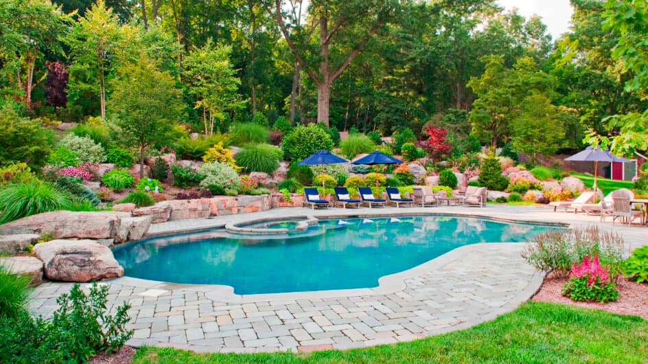 5 Ways to decorate your pool for summer parties