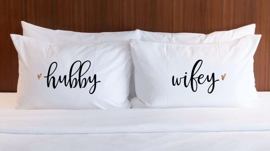 Tips To Ensure Positivity in a Newlywed Couple’s Bedroom