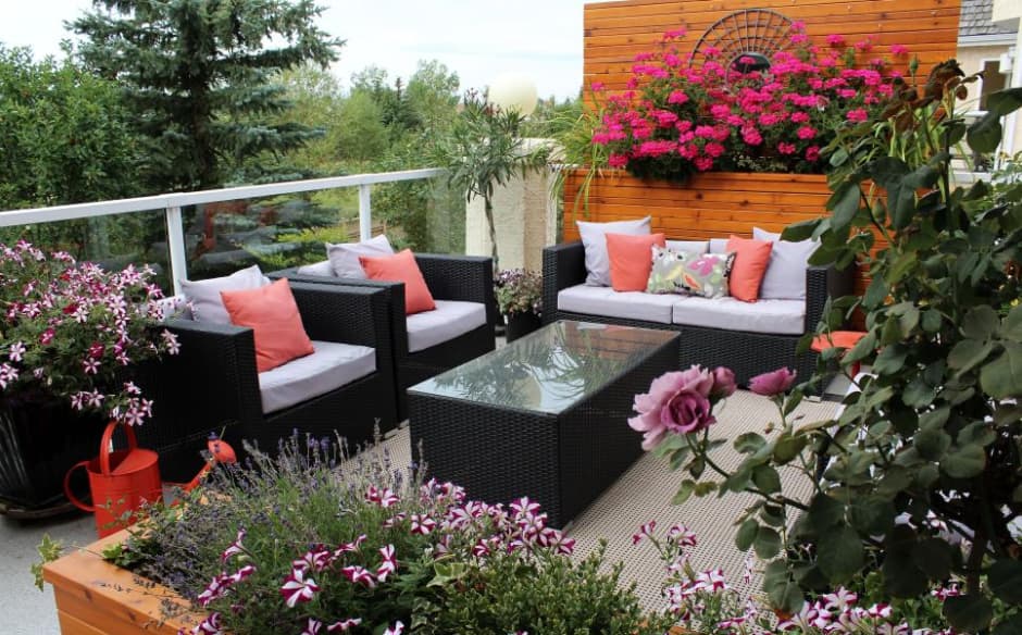 Spruce Up Your Balcony Garden with 7 Decorating Ideas